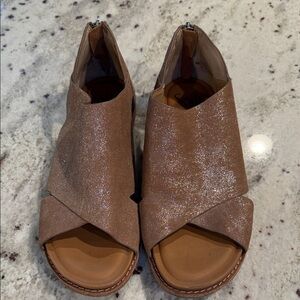 Sofft Women's Shimmering Brown Peep-Toe Mules